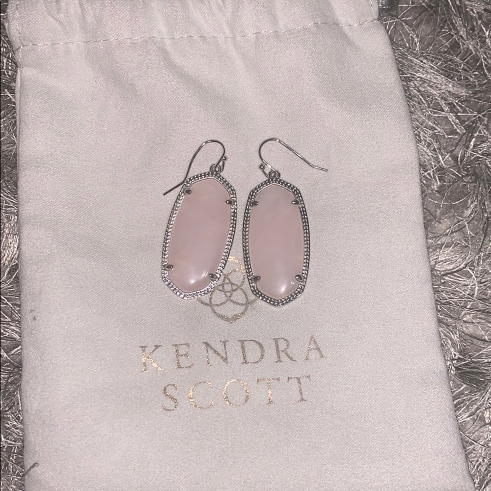 Elle Kendra Scott earnings